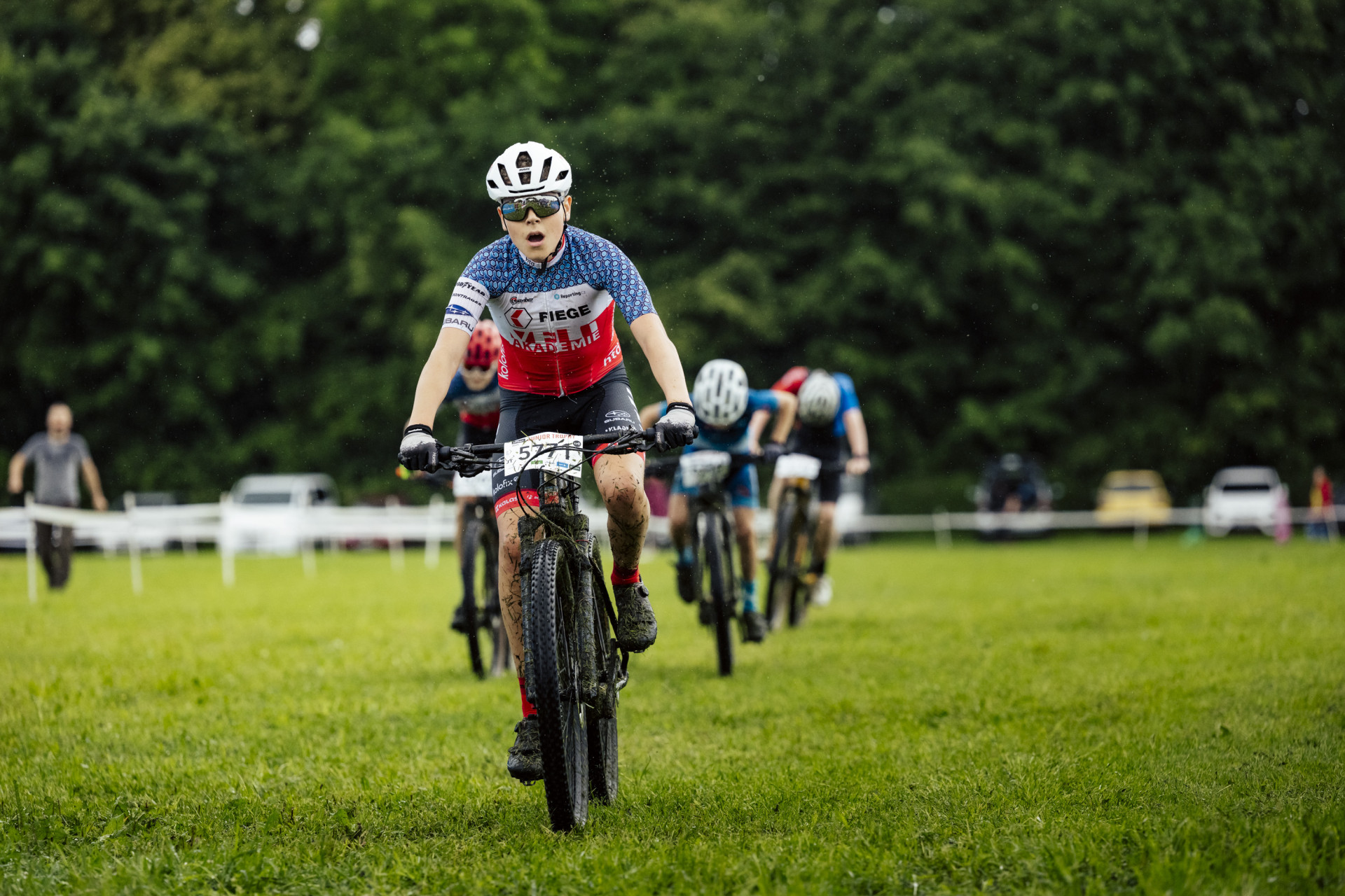 LW_250607_KOLO_PRO_ZIVOT_HLUBOKA_NAD_VLTAVOU_LQ_0007