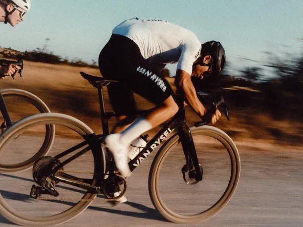 Van Rysel RCR-G: Jak Decathlon přenesl silniční rychlost do gravel segmentu